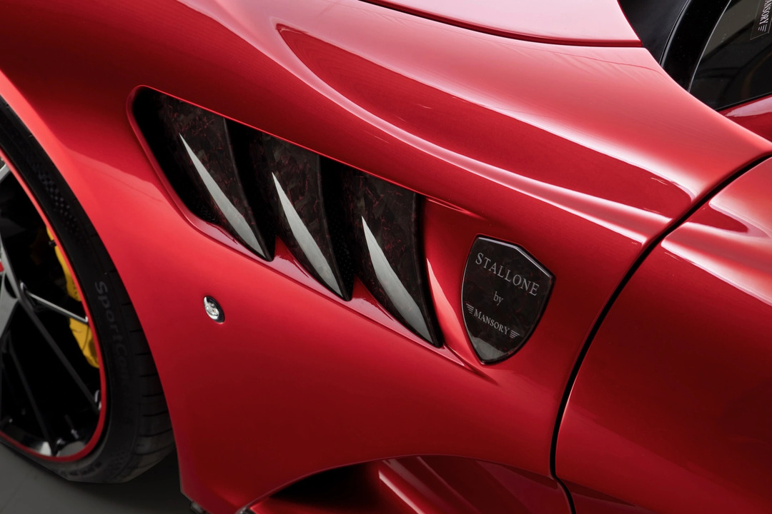 Ferrari 812 framifrån
